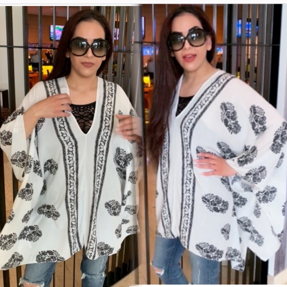 sarrah Tops - New LAST 1 Boho Bohemian Oversized Flowy Kimono Top white Black Mixed Print Top